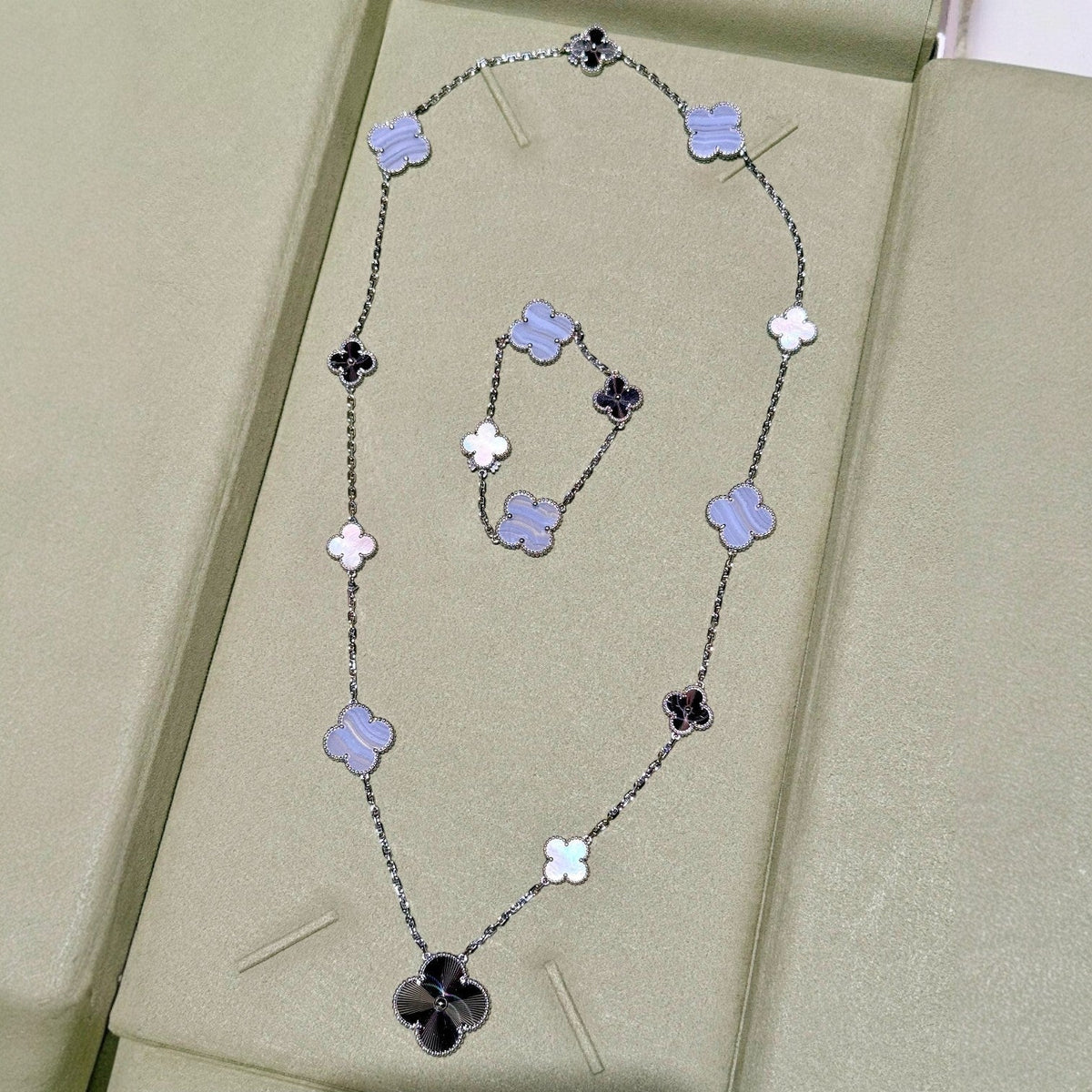 [Spark]DETACHABLE CLOVER 15(11+4) FLOWER SILVER NECKLACE SET
